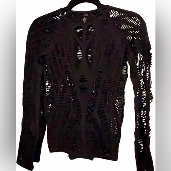 VENUS Tops - VENUS- Cage Cutout Long Sleeve Top- L